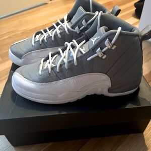 Brand new. Jordan 12 retro(GS)